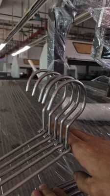 자동 이중 뒤집어진 와이어 핸저 형성 기계 효율적인 핸저 생산을 위해 2.2KW 모터